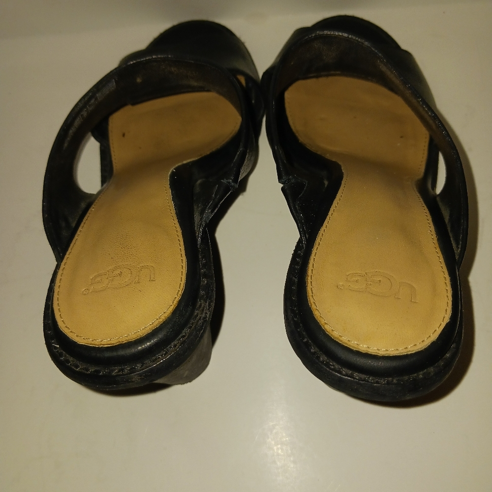 Ugg Size 8 - image 5